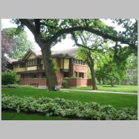 Peter A. Beachy House, designed by Frank Lloyd Wright 1906. Oak Park, Illinois, photo IvoShandor, Wikipedia.jpg